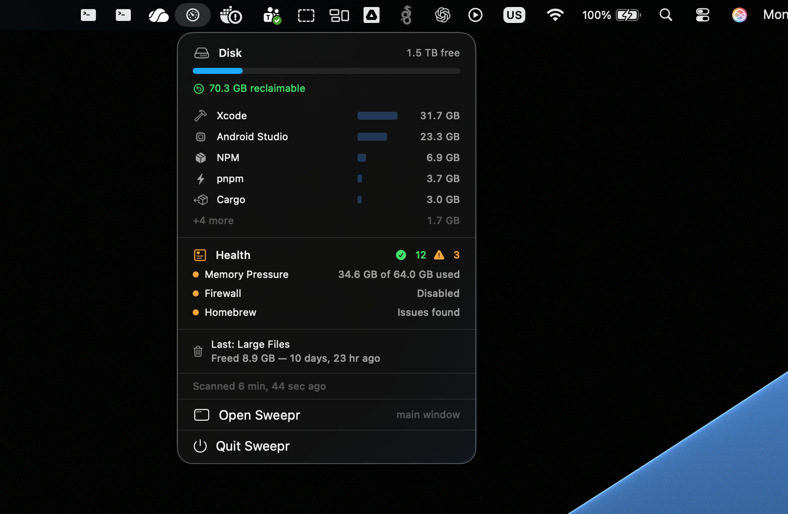 Sweepr menubar widget showing disk space and system status